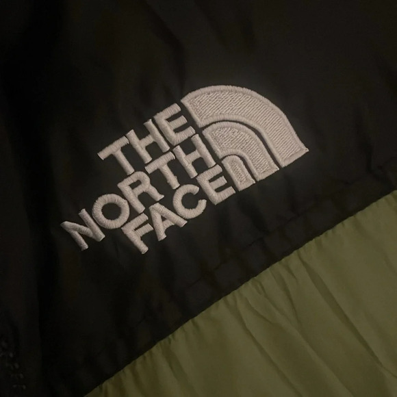 The North Face 1996 Retro Nuptse Jacket NWOT - Picture 11 of 13